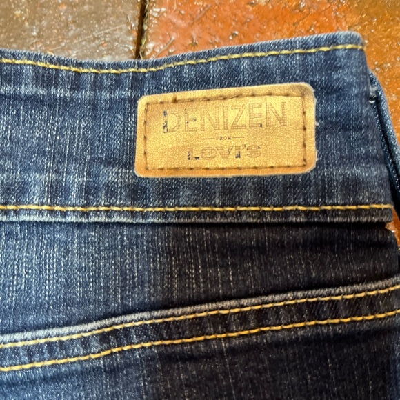 Levi’s Denizen blue Jean modern shorts size 2 - Picture 4 of 5